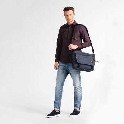 EASTPAK - DELEGATE - EK076-82D - GRIS